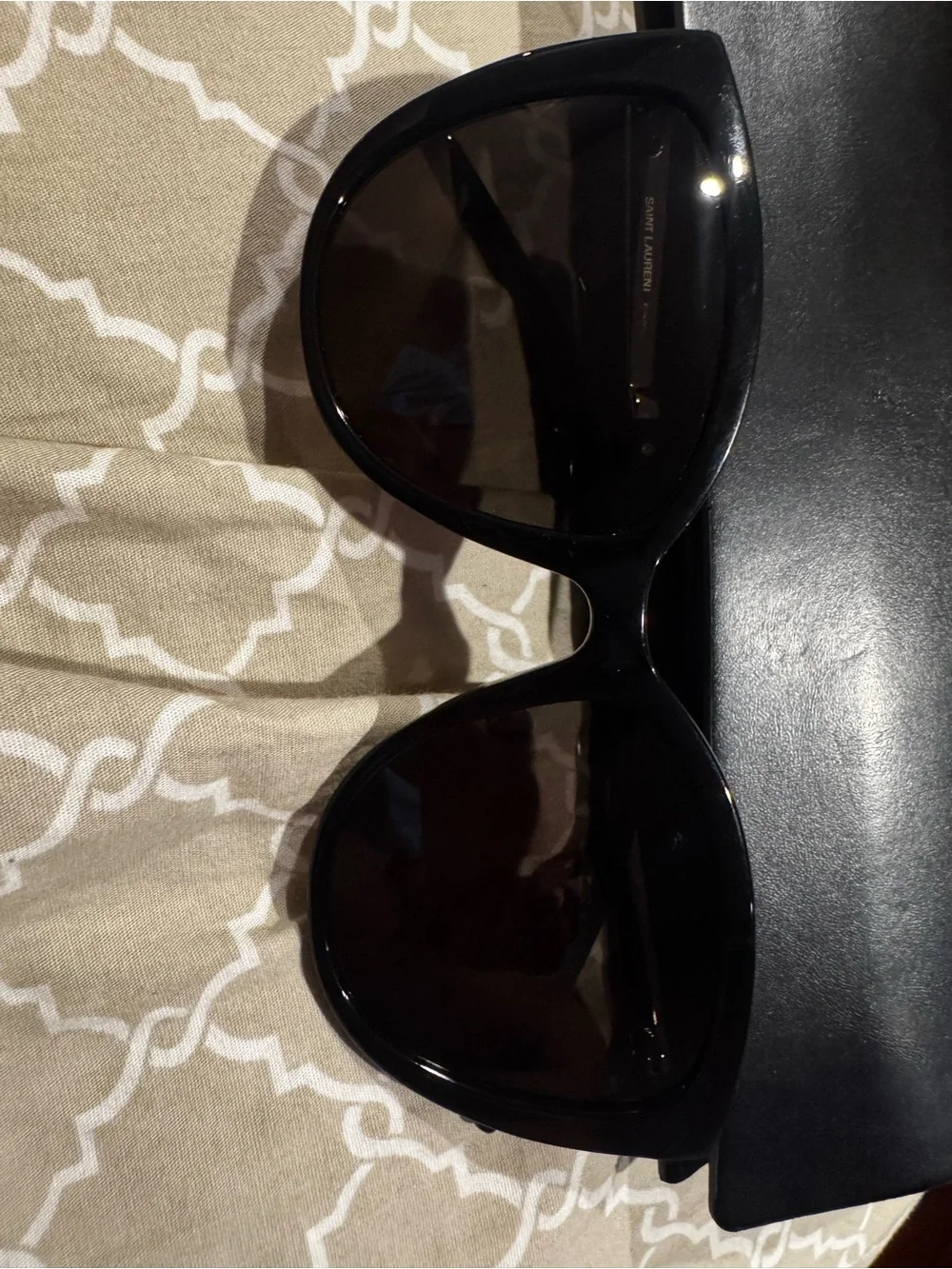 Saint Laurent Black Cat-Eye Sunglasses with Dark Lenses - Picture 4 of 5
